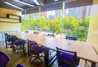 奔驰威霆外观改装联系电话